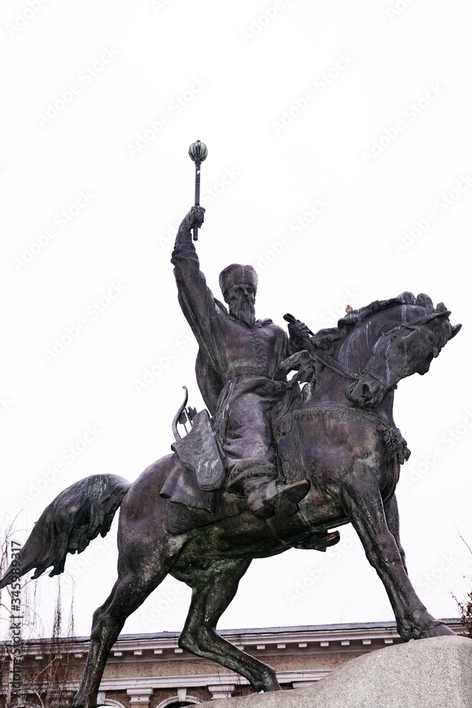 Fototapeta premium Monument to Hetman Petr Konashevich-Sagaidachny