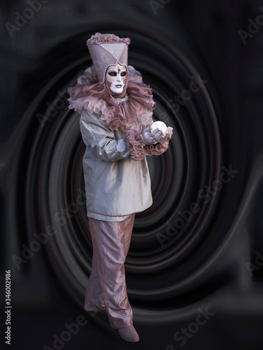 Fototapeta Naklejka Na Ścianę i Meble -  Mysterious masks at the carnival in Venice