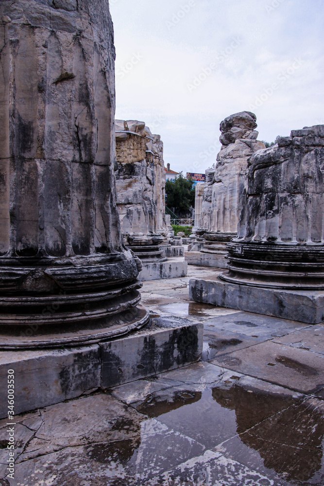 ruins of roman Apollon temple 