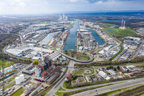 Luftbildaufnahme, am 15.03.2020 am Rheinhafen Karlsruhe