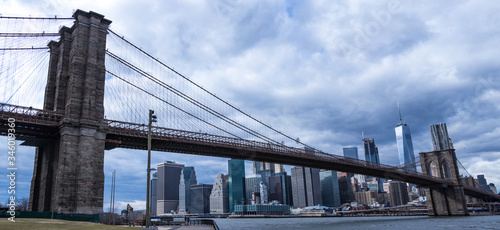 Panoramic landscape over lower Manhattan © Rmi