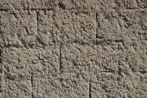Alvenaria exterior em blocos de cimento (betão, concreto).