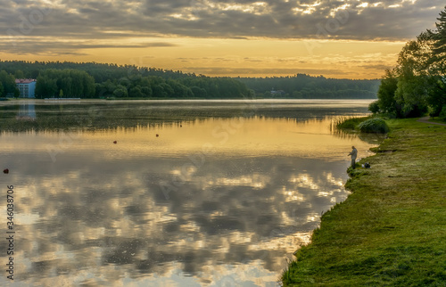 Early morning on the shore of the Drozdy reservoir.