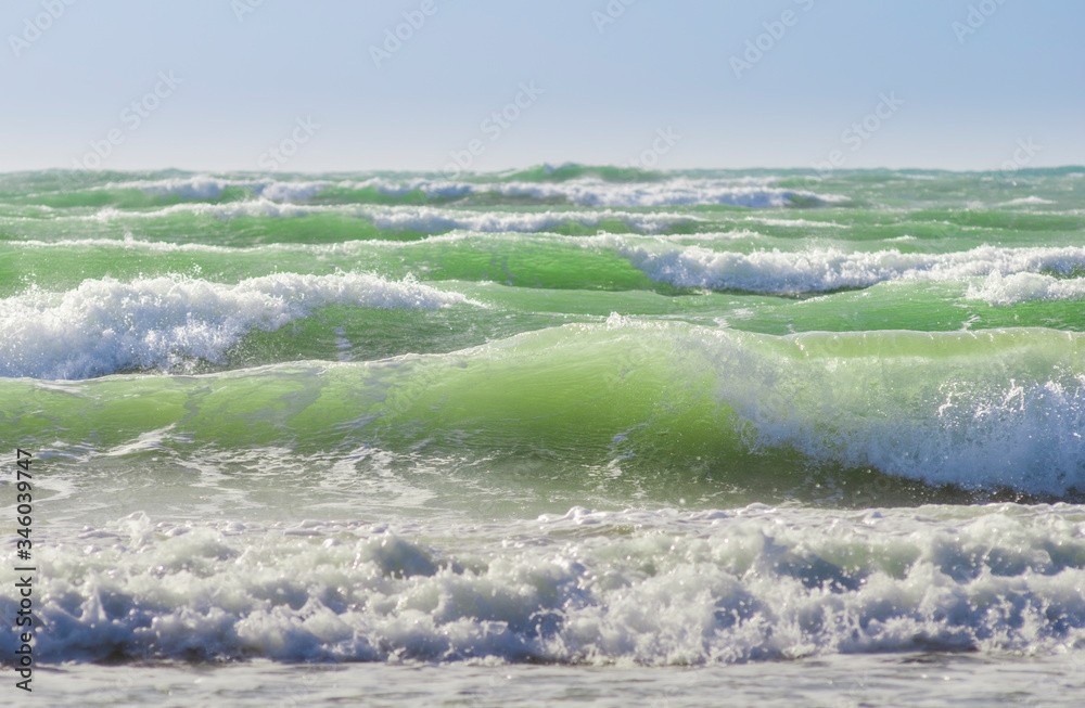 Фотография Rough and choppy surf conditions