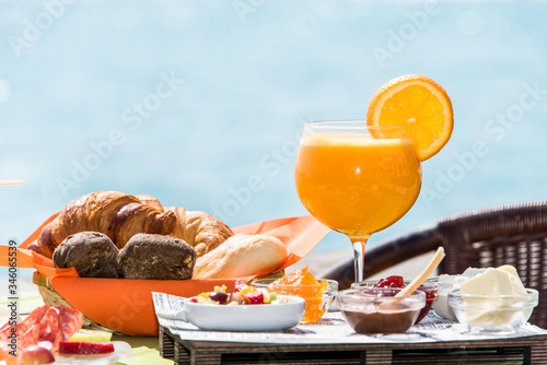 Salty and sweet brunch in front of the sea