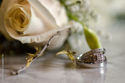 Anillos de boda photo