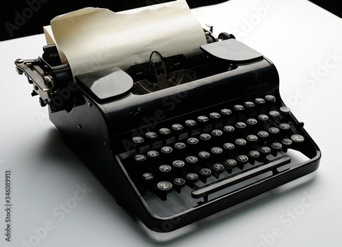 stara maszyna do pisania