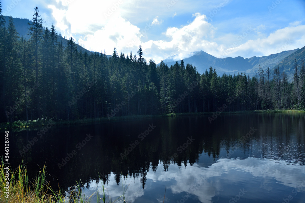 Smreczynski Staw mere at tatra mountain