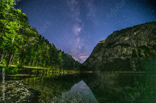 Cuadro en lienzo Milky Way on the beautiful Panticosa lake at night, Spain