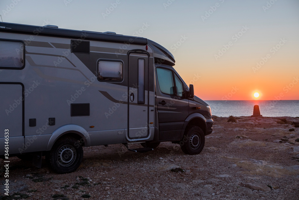 Autocaravana, viajes, vacaciones, libertad, motorhome, furgo, camper