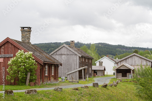 Wallpaper Mural Holzhaus in Stiklestad Torontodigital.ca