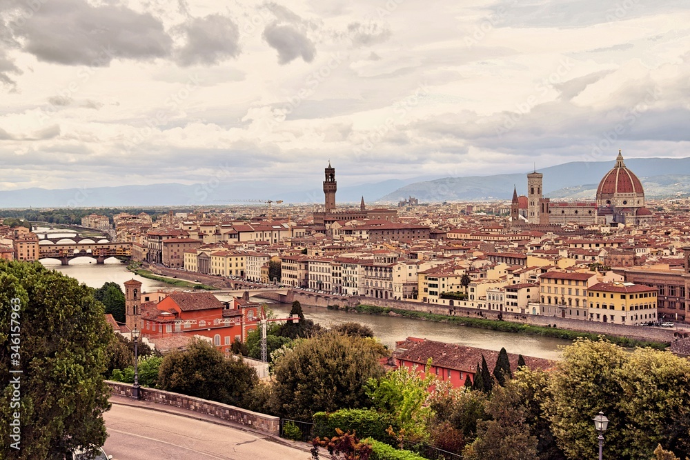 Fototapeta premium Plac z panoramicznym widokiem na Florencję 