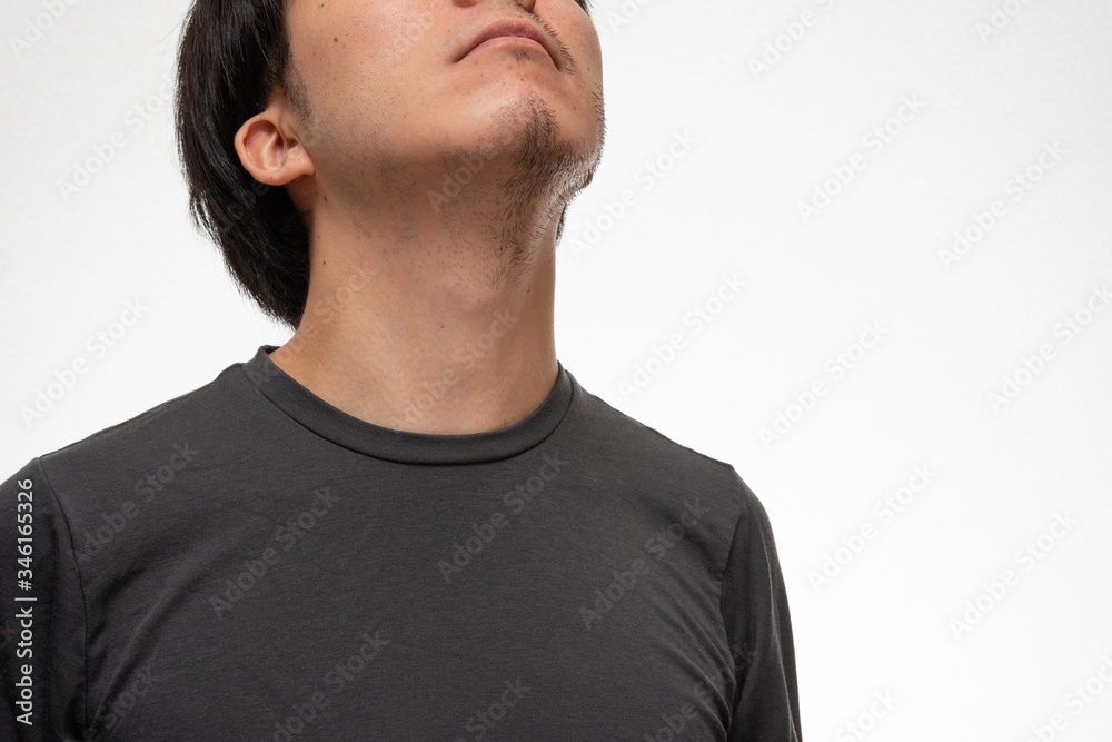 © Taro - 顔半分だけ髭を剃ったイメージ © Taro - 顔半分だけ髭を剃ったイメージ