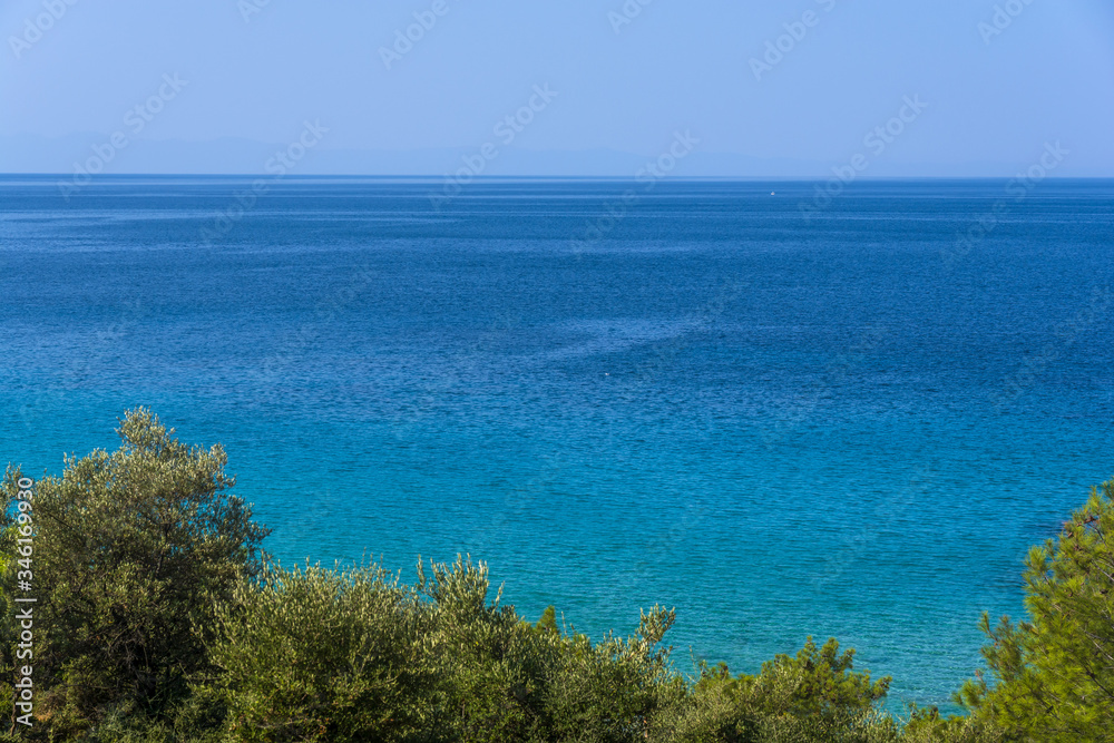 Obraz premium Big Atlantic beautiful ocean with clear sky