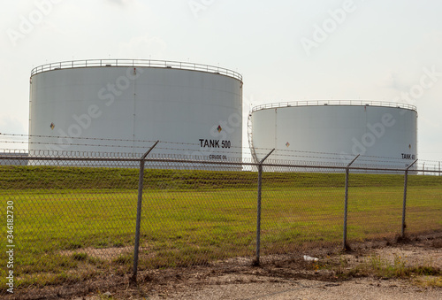 Houston TX/USA - May 2020: Crude oil storage tanks in Webster, League City, Texas © patrish jackson