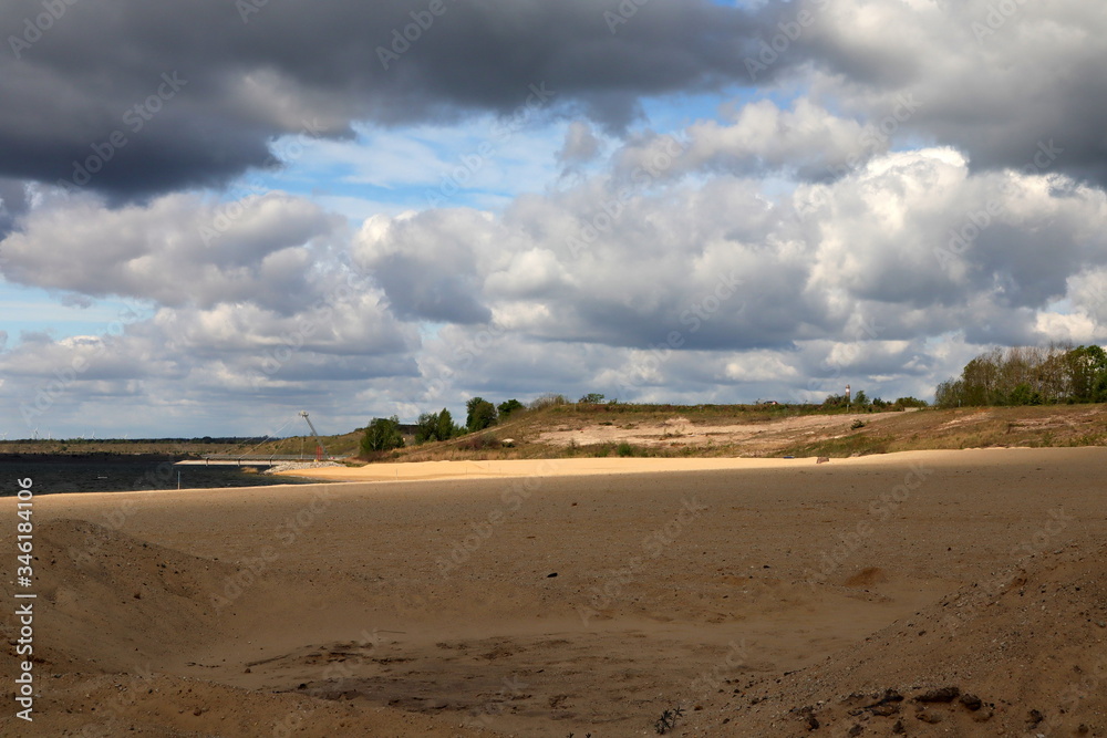 Nach dem Bergbau ensteht ein neuer See Nach dem Bergbau ensteht ein neuer See