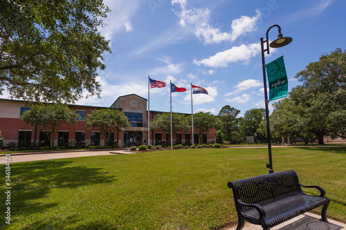 Canvastavla Friendswood City Hall, a small town in the Houston metro area