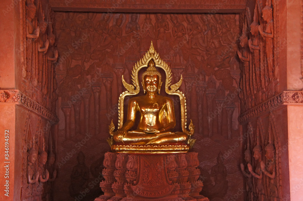 Obraz premium Goldener Buddha im Tempel - Asien/Thailand/Ko Samui