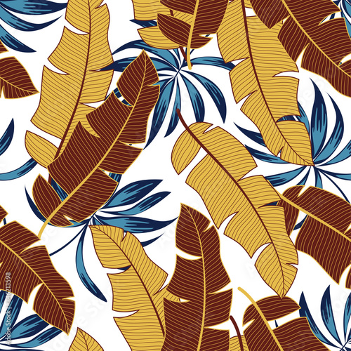 Fashionable seamless tropical pattern with bright plants and leaves on a light background. Beautiful print with hand drawn exotic plants. Beautiful exotic plants. Vintage pattern. 