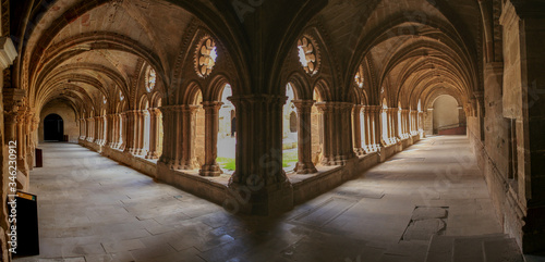 El monasterio de Rueda en la provincia de Zaragoza perteneci   a una antigua orden cisterciense y en la actualidad se ha convertido en una preciosa hospeder  a donde descansar y conocer su historia.