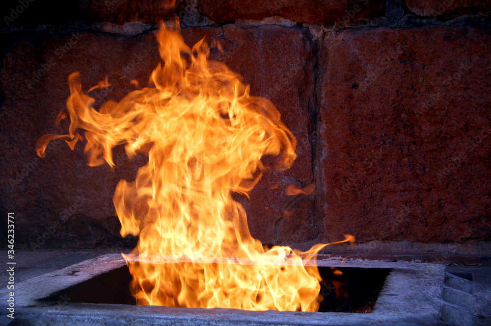 Obraz premium The eternal flame at the obelisk of Victory in the city of Tver