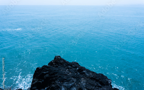 Roca en el mar