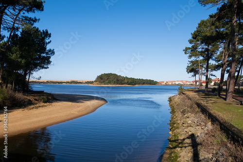 Lac marin de Vieux-Boucau dans les Landes en France