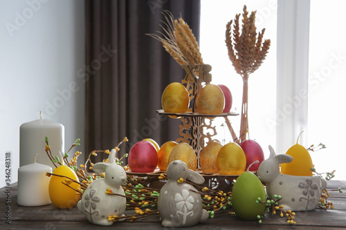 Obraz na płótnie Orthodox easter decoration with eggs and rabbits w salonie