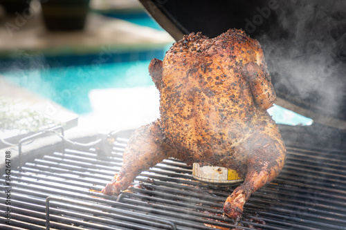 Tableau sur toile Smoked Texas bbq chicken on the can
