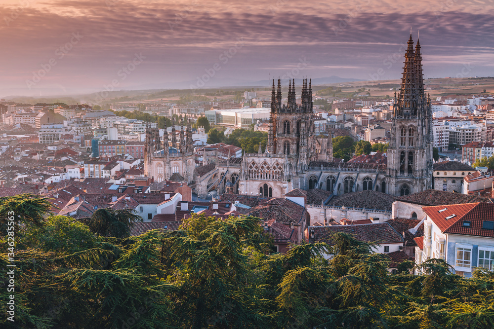 Naklejka premium Burgos Cathedral at sunrise