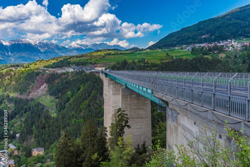 Blick auf Europabr  cke  Brenner Autobahn  Tirol