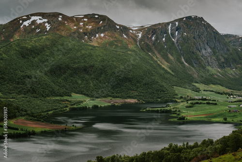 Obraz na płótnie mountain landscape with lake and mountains w salonie