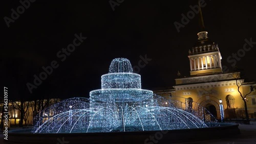 New Year 's fountain in the center of St. Petersburg near the hermitage on the palace square in 4К