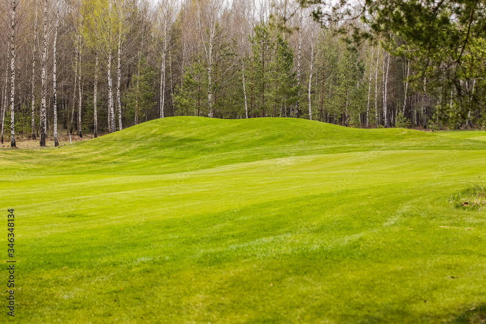 Golf course panoramas and infrastructure