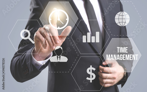 Businessman using virtual s...