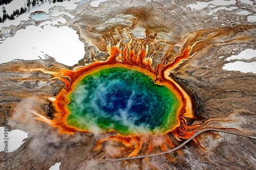 Canvas-taulu High Angle View Of Grand Prismatic Spring In Yellowstone National Park