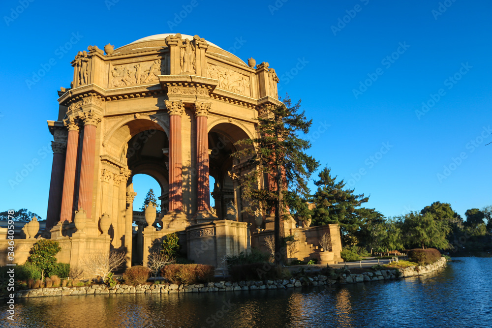 Greek style Palace of Fine Arts Public Park (City of San Francisco Park) Greek style Palace of Fine Arts Public Park (City of San Francisco Park)