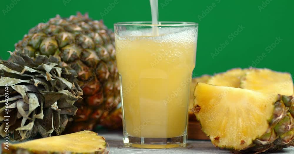 The juice of ripe pineapples and sliced fresh pineapple. The juice of ripe pineapples and sliced fresh pineapple.