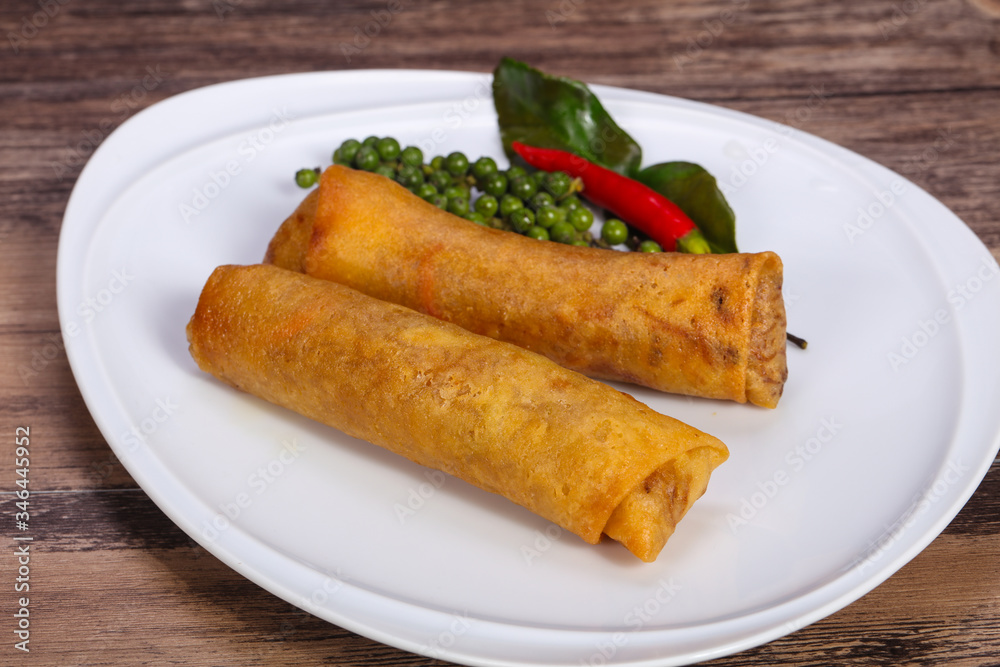 Deep fried spring roll with prawn