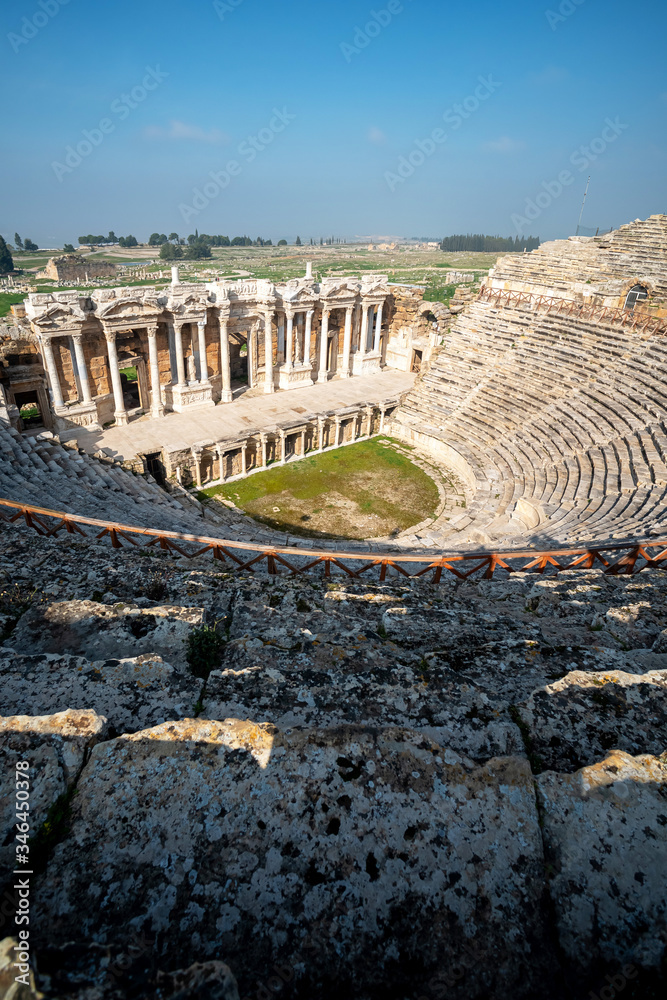 Φωτογραφία Theater ruins in Hieropolis, the ancient city in Pamukkale, Turkey