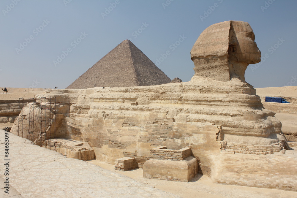 sphinx and pyramid of giza