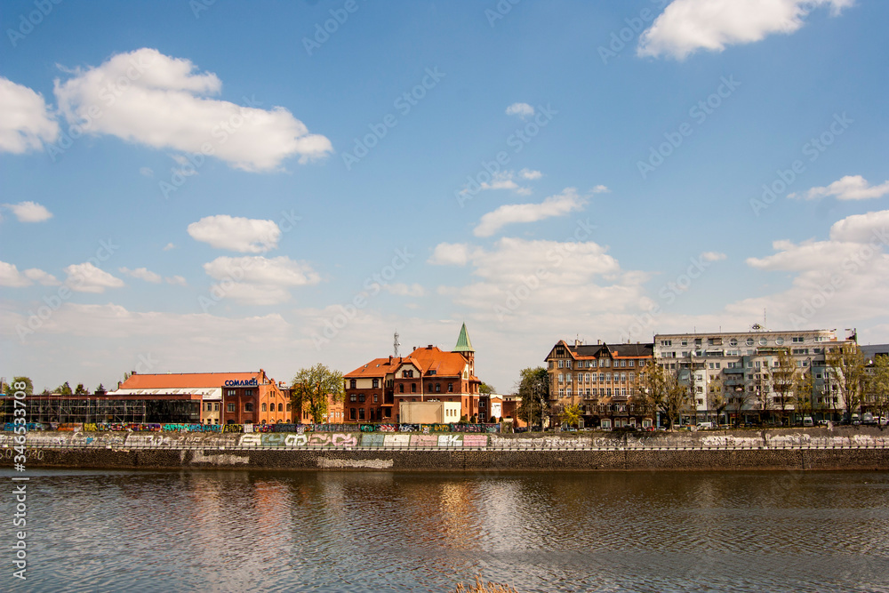 Obraz premium river, city, water, architecture, europe, sky, travel, town, building, panorama, blue, cityscape, tourism, landscape, urban, reflection, old, sea, bridge, florence, italy, view, prague, embankment, ho