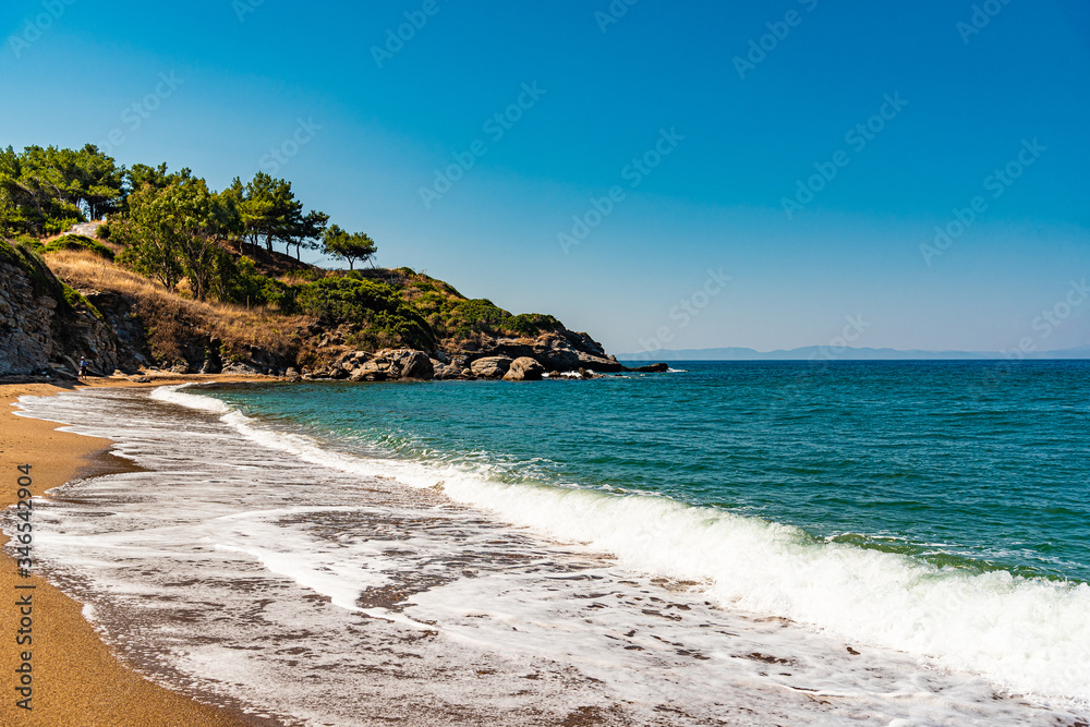 Obraz premium Cliff protruding into the sea
