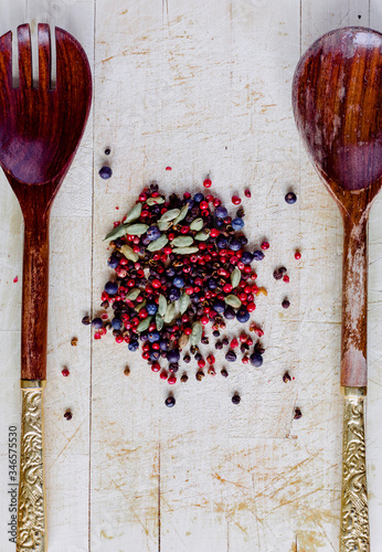 Mix of spices, cardamom, oja pepper and juniper. Dressing to prepare a gin and tonic.