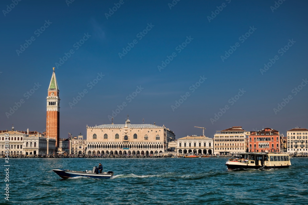 Fototapeta premium venedig, italien - malerisches panorama von san marco