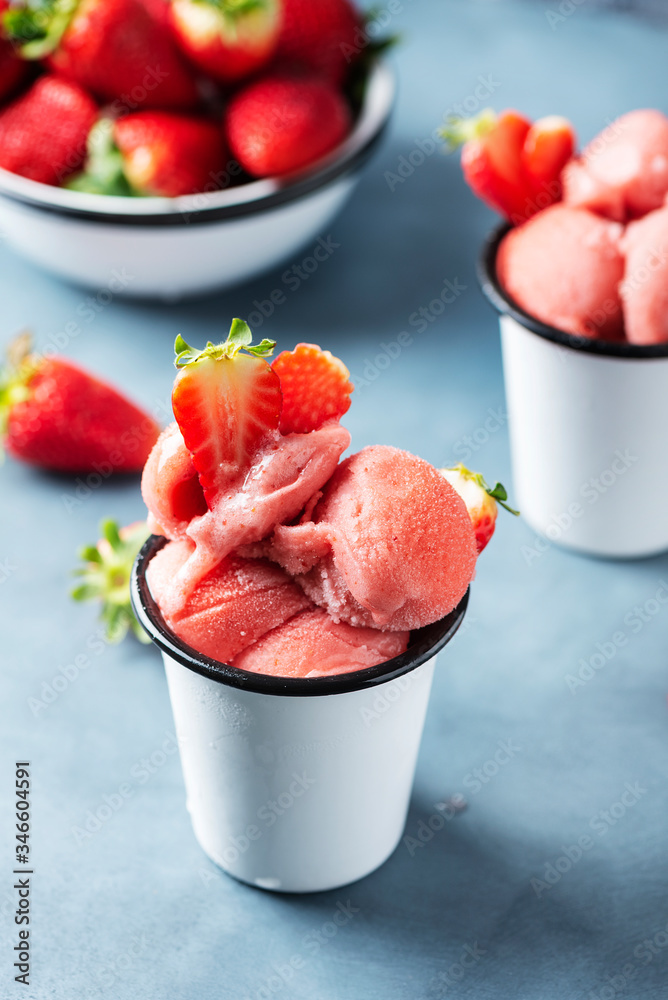 Summer strawberry ice cream Summer strawberry ice cream