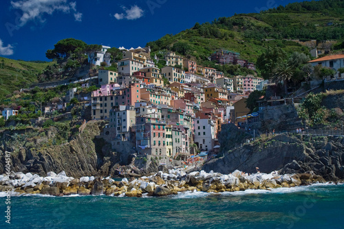 Fototapeta Naklejka Na Ścianę i Meble -  Riomaggiore, Wioska w skałach - Cinque Terre, Liguria, Włochy 