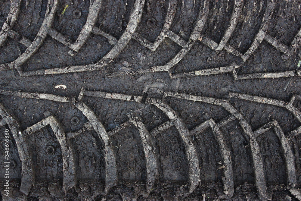 Drawing on the ground from the tire tread