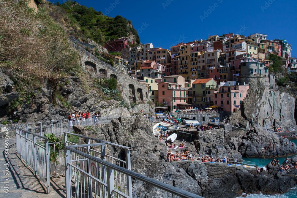 Manarola, domy na skale - Cinque Terre, Liguria, Włochy