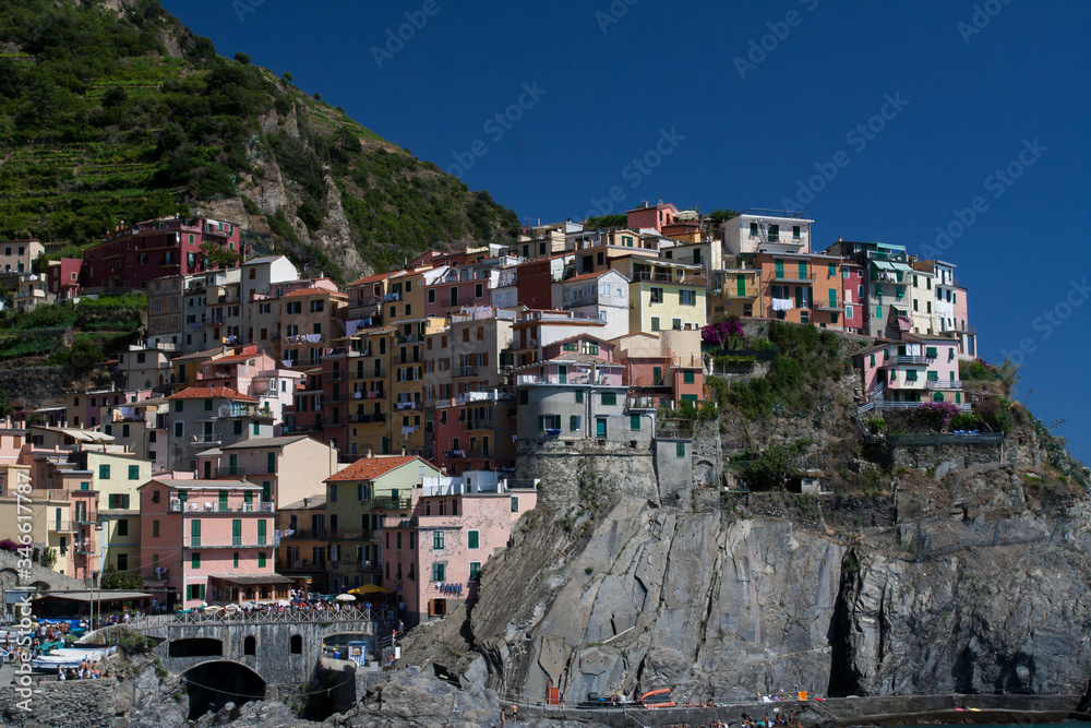 Manarola, domy na skale - Cinque Terre, Liguria, Włochy
